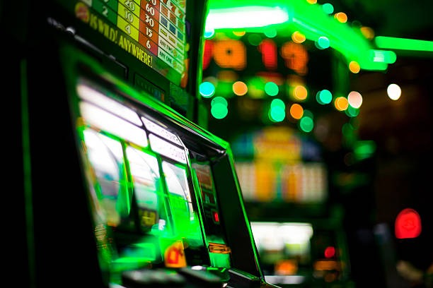 Live dealer interaction at indosurga88 table